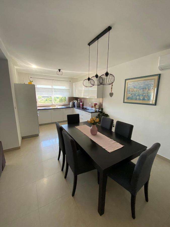 Apartman Ana Kampor Exterior foto
